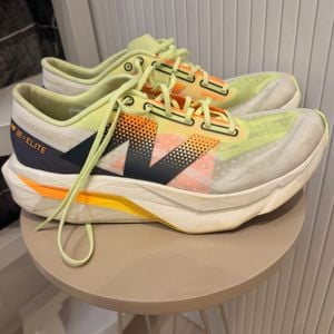 tenis new balance fuelcell elite v4 41 145645333?action_source=76398&ref=home_home&rsp=1&rspix=1