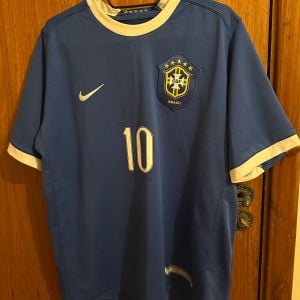 camisa brasil 2006 azul ronaldinho m 140009782?action_source=69961&ref=home_home&rsp=1&rspix=1
