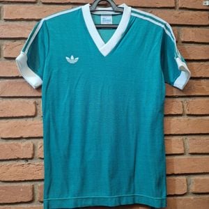 camisa futebol vintage adidas anos 80 verde 110009951?action_source=66496&ref=home_home&rsp=1&rspix=1