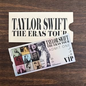 テイラースウィフト　vip特典box Box The Eras Tour - Taylor Swift | Shopee Brasil