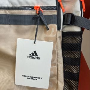 adidas core advantage 3 backpack Mochila 3, Beige Tono/Alúmina Beige/Gris Seis, Mochila Core Advantage : Ropa, Zapatos y Joyería including one that can hold a size 5 soccer ball and two mesh side pockets that can each hold a 32 oz water bottle adidas Unisex Core Advantage Backpack