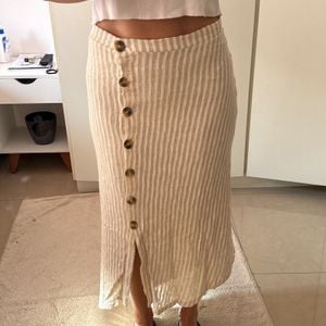 saia midi pull and bear listrada g 147197462?action_source=74549&ref=home_home&rsp=1&rspix=1
