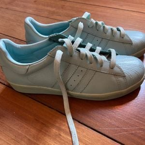 tenis em couro azul bebe 121156372?action_source=31946&ref=home_home&rsp=1&rspix=1