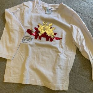 camiseta manga longa branca tam 2 tip top original 91315679?action_source=70721&ref=home_home&rsp=1&rspix=1