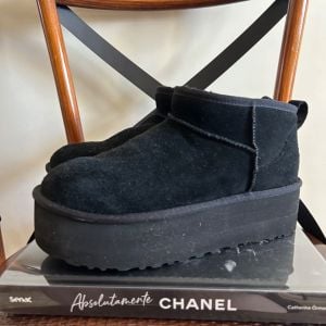 bota ugg plataforma 125570732?action_source=72965&ref=home_home&rsp=1&rspix=1