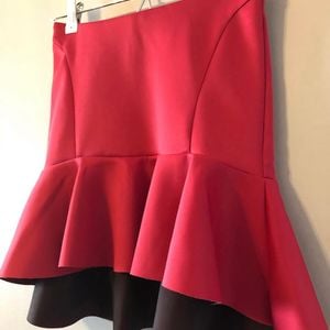 saia vermelha bershka 132984031?action_source=69599&ref=home_home&rsp=1&rspix=1