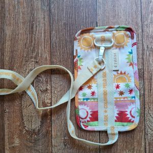 bolsa porta celular farm 2328 129357950?action_source=67222&ref=home_home&rsp=1&rspix=1