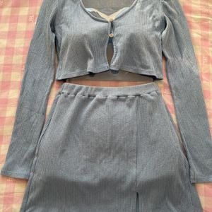 conjunto bershka saia e top azul 140103344?action_source=69599&ref=home_home&rsp=1&rspix=1