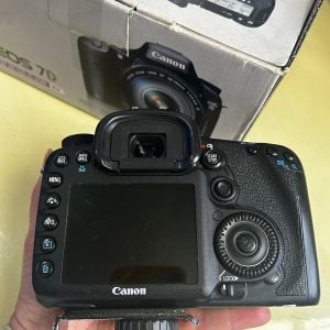 canon 7d apenas corpo sem lente 130922997?action_source=31319&ref=home_home&rsp=1&rspix=1