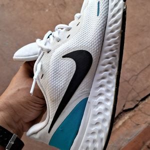 tenis nike run branco 109358787?action_source=76398&ref=home_home&rsp=1&rspix=1