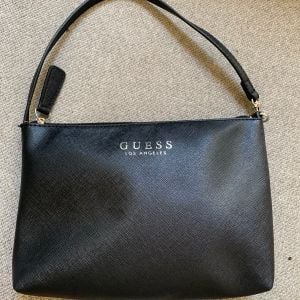 bolsa guess 116440574?action_source=77090&ref=home_home&rsp=1&rspix=1