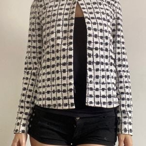 jaqueta zara trafaluc p m preta e branca 143413174?action_source=31319&ref=home_home&rsp=1&rspix=1