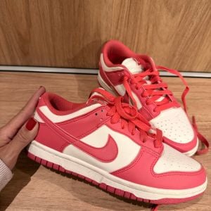 tenis nike dunk low rosa 35 148425057?action_source=76035&ref=home_home&rsp=1&rspix=1