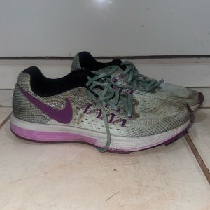 Tenis Nike Zoom Vomero 10 | enjoei