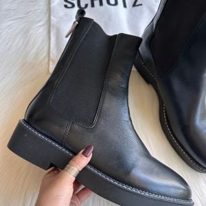 bota schutz chelsea preta 145684873?action_source=67222&ref=home_home&rsp=1&rspix=1