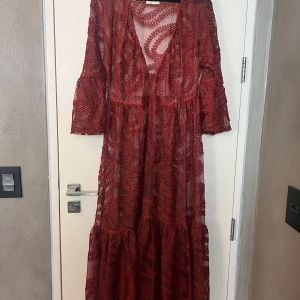 vestido paula raia longo vermelho m 150624642?action_source=72470&ref=home_home&rsp=1&rspix=1