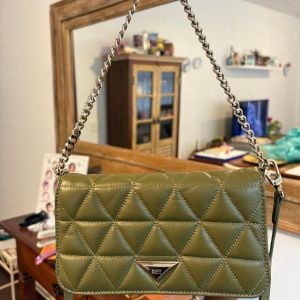 bolsa schutz matelasse verde 153118952?action_source=67222&ref=home_home&rsp=1&rspix=1