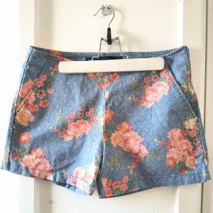 shorts hering floral azul 38 146672917?action_source=74450&ref=home_home&rsp=1&rspix=1