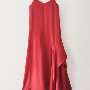 vestido zara linho vermelho midi 152973296?action_source=77124&ref=home_home&rsp=1&rspix=1