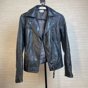 jaqueta tommy hilfiger couro preta pp 146332843?action_source=31319&ref=home_home&rsp=1&rspix=1
