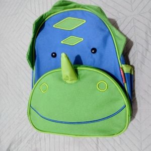 mochila skip hop dino 129265914?action_source=66794&ref=home_home&rsp=1&rspix=1