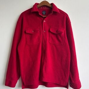 camisa gap vermelha 147385367?action_source=74450&ref=home_home&rsp=1&rspix=1