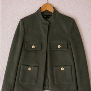 casaco zara verde militar 145636134?action_source=31319&ref=home_home&rsp=1&rspix=1
