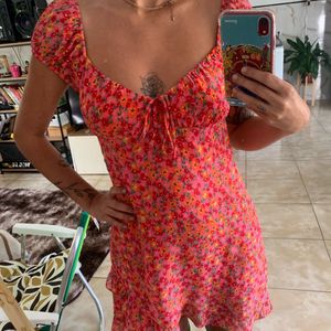 vestido bershka floral p 139041063?action_source=69599&ref=home_home&rsp=1&rspix=1