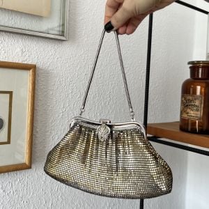 bolsa inmeal vintage malha metalica 137238023?action_source=68872&ref=home_home&rsp=1&rspix=1