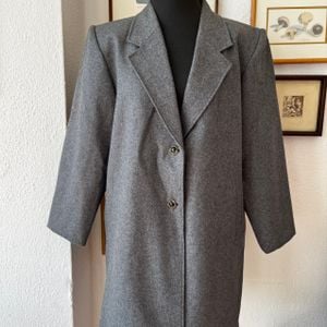 casaco vintage alongado cinza feltro 48 feminino 140935043?action_source=70522&ref=home_home&rsp=1&rspix=1