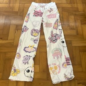 calca estampada bershka 127544289?action_source=69599&ref=home_home&rsp=1&rspix=1