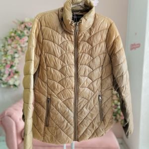 jaqueta puffer bege corta vento talita kume feminino 142883254?action_source=72767&ref=home_home&rsp=1&rspix=1