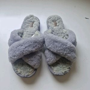 chinelo ugg pelo de ovelha cinza 36 37 149811248?action_source=75542&ref=home_home&rsp=1&rspix=1