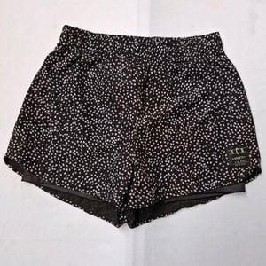 short bermuda com compreensao esportivo scream estampado preto e branco treino academia 151955641?action_source=75018&ref=home_home&rsp=1&rspix=1