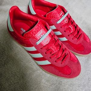 tenis adidas gazelle vermelho 36 145119838?action_source=31946&ref=home_home&rsp=1&rspix=1