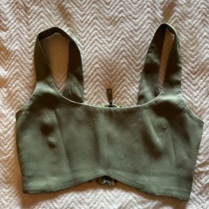 cropped verde bynv tam pp 124280076?action_source=63594&ref=home_home&rsp=1&rspix=1