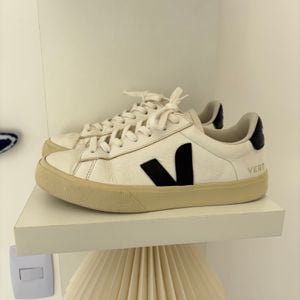 tenis vert veja original 143752708?action_source=31946&ref=home_home&rsp=1&rspix=1