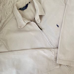 jaqueta ralph lauren 137709394?action_source=68872&ref=home_home&rsp=1&rspix=1