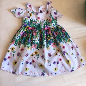 vestido tamanho 4 anos 123854506?action_source=63626&ref=home_home&rsp=1&rspix=1