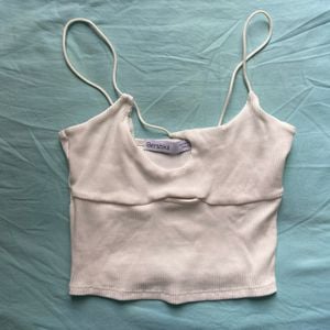 top bershka 131276007?action_source=69599&ref=home_home&rsp=1&rspix=1