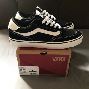 tenis vans brooklyn ls preto 39 150960757?action_source=76398&ref=home_home&rsp=1&rspix=1