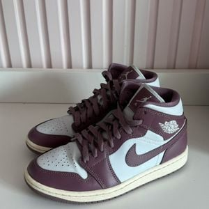 tenis nike jordan mid 1 143161883?action_source=31946&ref=home_home&rsp=1&rspix=1