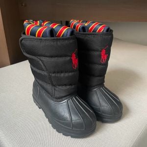 bota de neve polo ralph lauren preta 23 141996724?action_source=70522&ref=home_home&rsp=1&rspix=1