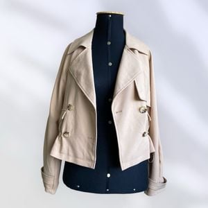 jaqueta trench coat ak bege gg 145519262?action_source=31319&ref=home_home&rsp=1&rspix=1