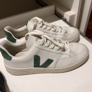 tenis veja 136128158?action_source=67884&ref=home_home&rsp=1&rspix=1