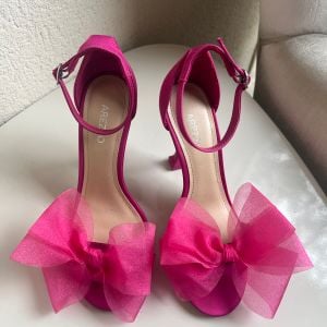 sandalia arezzo laco pink 34 150410809?action_source=72470&ref=home_home&rsp=1&rspix=1