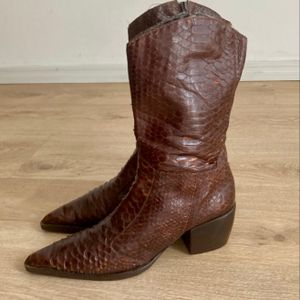 bota estilo cowboy de python marrom 149680253?action_source=74123&ref=home_home&rsp=1&rspix=1