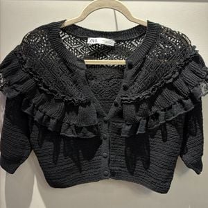 casaco cropped zara trico preto p 152637984?action_source=75473&ref=home_home&rsp=1&rspix=1