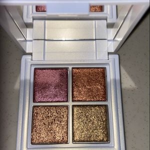 paleta kiko holiday premiere 02 four act colours nunca usada cores vibrantes 132520689?action_source=77056&ref=home_home&rsp=1&rspix=1