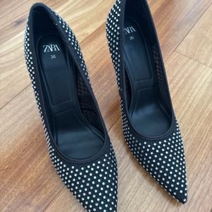 scarpan zara preto com brilho 34 146916496?action_source=75772&ref=home_home&rsp=1&rspix=1